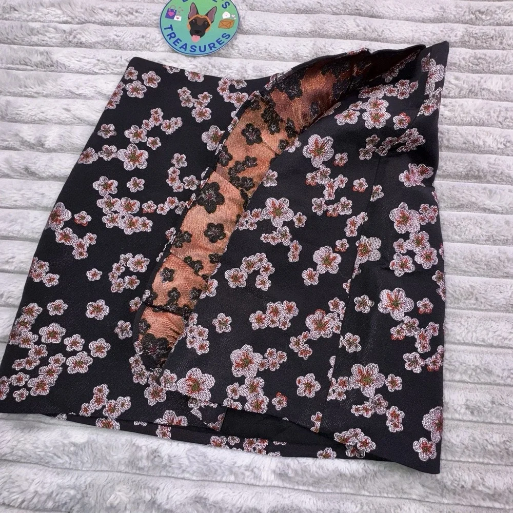 Express Size 8 Mini Ruffle Lined All Over Embroidered Cherry Blossom‎ Skirt